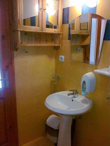 Фото номера Двухместный номер с 1 кроватью Отель Rahoff hotel г. Банско 5
